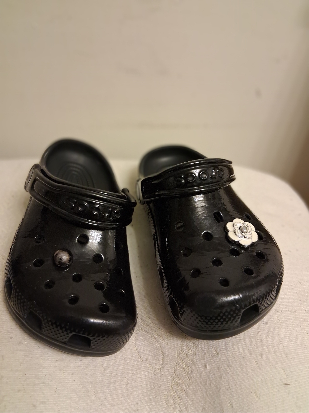 Kids Black Slip-On CROCS Clogs SizeJ1